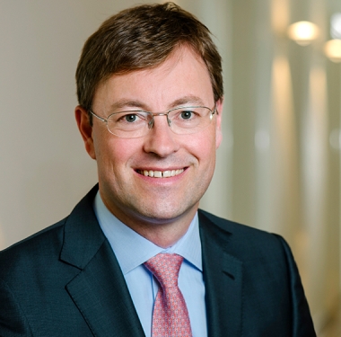 Dr. Philipp Gusinde – Vorstand bei der ADCURAM Group AG
