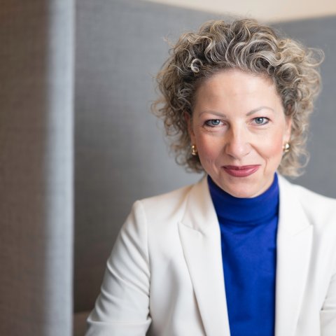 Herzensprojekt: Als Mutter von zwei Töchtern ist es Katharina Jessel besonders wichtig, Frauen zu motivieren, sich frühzeitig mit ihrer Altersvorsorge zu beschäftigen.